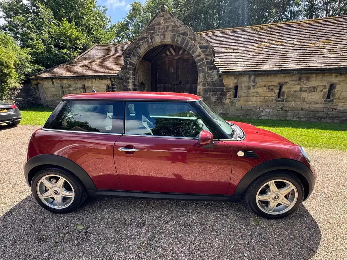 Used Mini Cooper Hatch 120 HP (88 kW) 2008 Red Hatchback