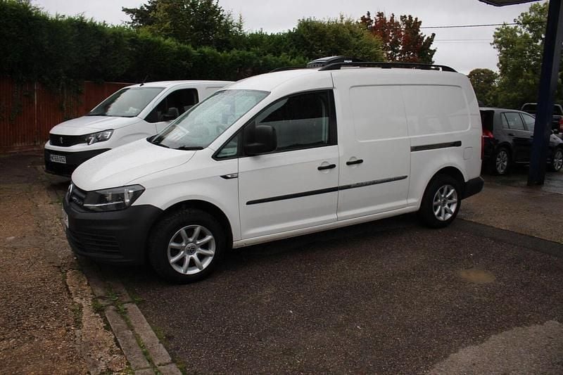 White Used 2016 VW Caddy Maxi Startline MPV | £8,995 (Expensive) - Image 1/4