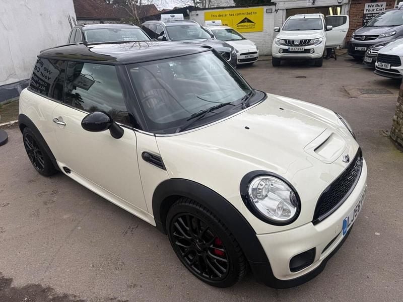 Used Mini John Cooper Works Hatch 211 HP (155 kW) 2008 White Hatchback