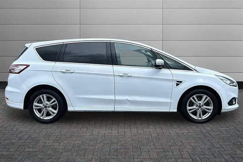 Usado Ford S-MAX Titanium 150 CV (110 kW) 2018 Blanco Monovolumen
