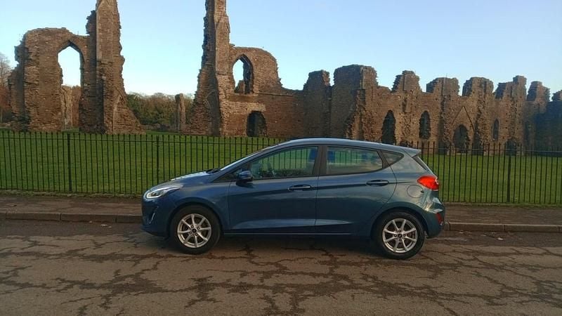 Used Ford Fiesta Zetec 100 HP (73 kW) 2018 Blue Hatchback