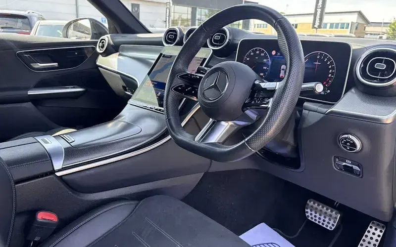 Used Mercedes GLC300 Urban 313 HP (230 kW) 2025 Silver SUV