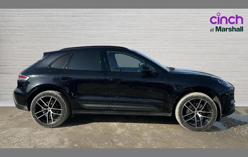 Used Porsche Macan 265 HP (194 kW) 2023 Black SUV