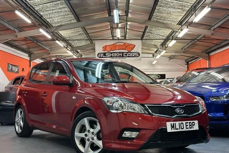 Red Used 2010 Kia Ceed 3 Hatchback | £4,400 (Fair price) - Image 1/1