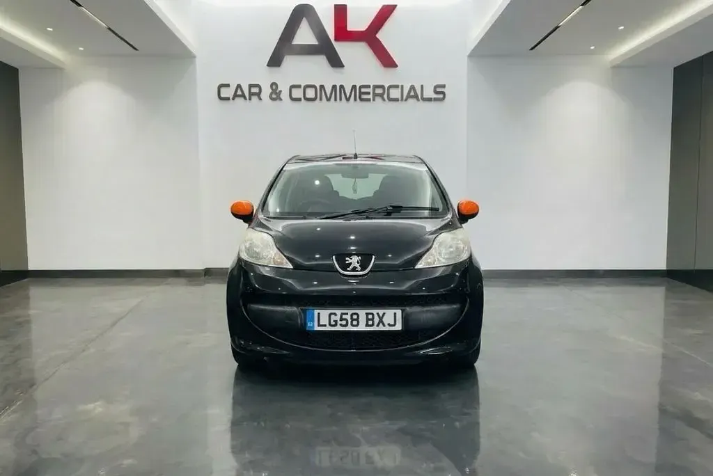 Used Peugeot 107 68 HP (50 kW) 2008 Black Hatchback