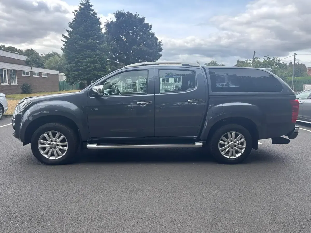 Used Isuzu D-Max 164 HP (120 kW) 2019 Grey Pickup