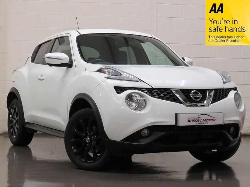 White Used 2017 Nissan Juke Tekna SUV | £9,695 (Expensive) - Image 1/4