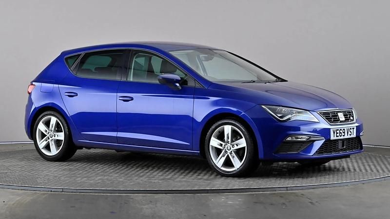 Begagnad Seat Leon FR 130 HK (95 kW) 2019 Blå Halvkombi