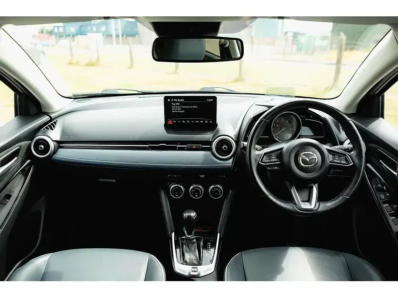 Used Mazda 2 Inclusive 90 HP (66 kW) 2023 White Hatchback