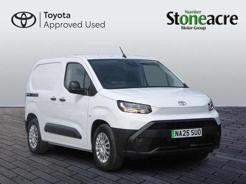 New Toyota Proace 100 kW (136 HP) 2025 White MPV