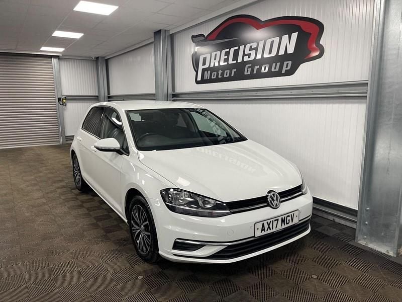 Used VW Golf VII SE 115 HP (84 kW) 2017 White Hatchback