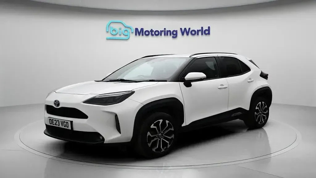 Used Toyota Yaris Cross Design 116 HP (85 kW) 2023 White SUV