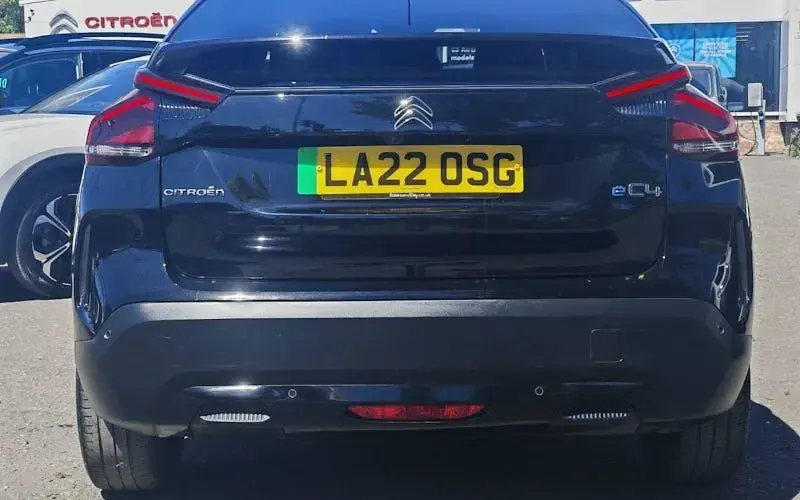 Gebraucht Citroën e-C4 Shine 100 kW (136 PS) 2022 Schwarz Kleinwagen