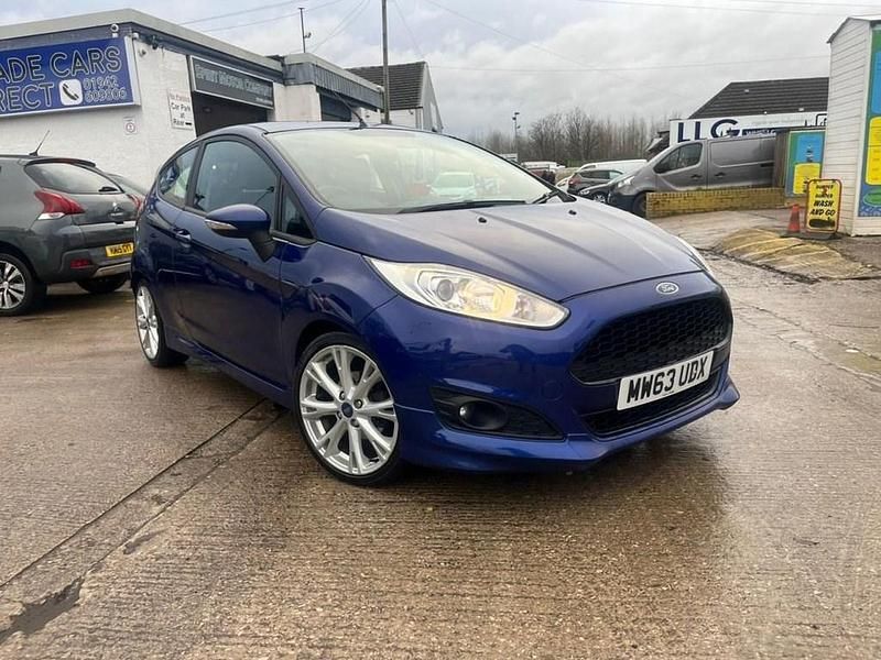 Blue Used 2013 Ford Fiesta Zetec Hatchback | £2,499 (Fair price) - Image 1/4