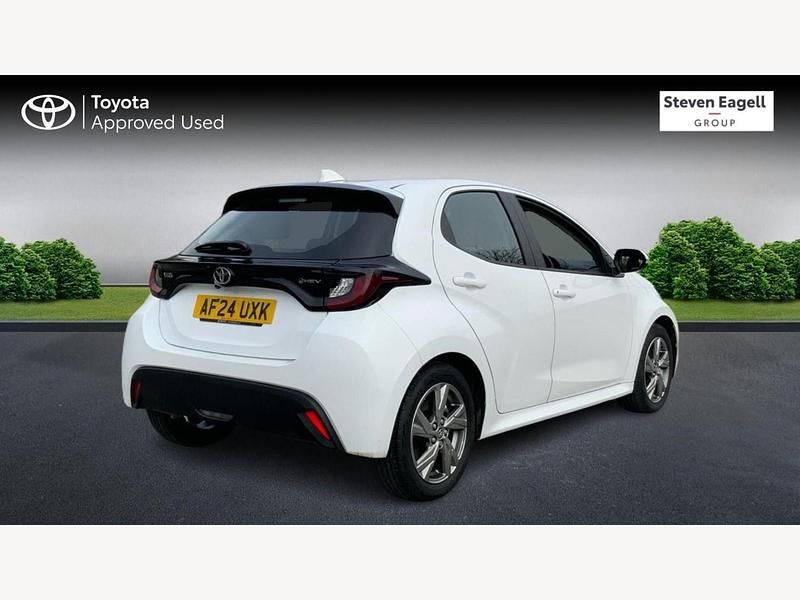 Used Toyota Yaris Hybrid 2024 White Hatchback