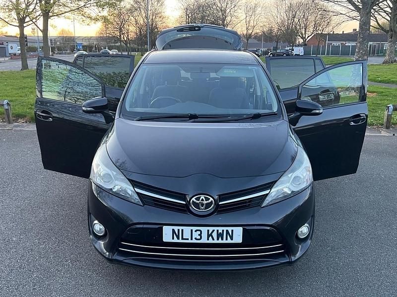 Used Toyota Verso 132 HP (97 kW) 2013 Black MPV