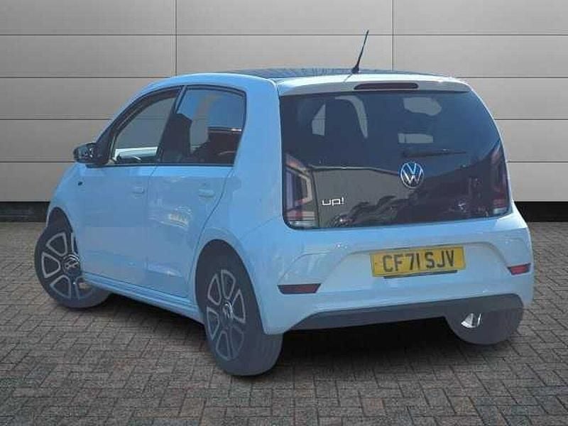 Used VW up! 65 HP (47 kW) 2022 Hatchback