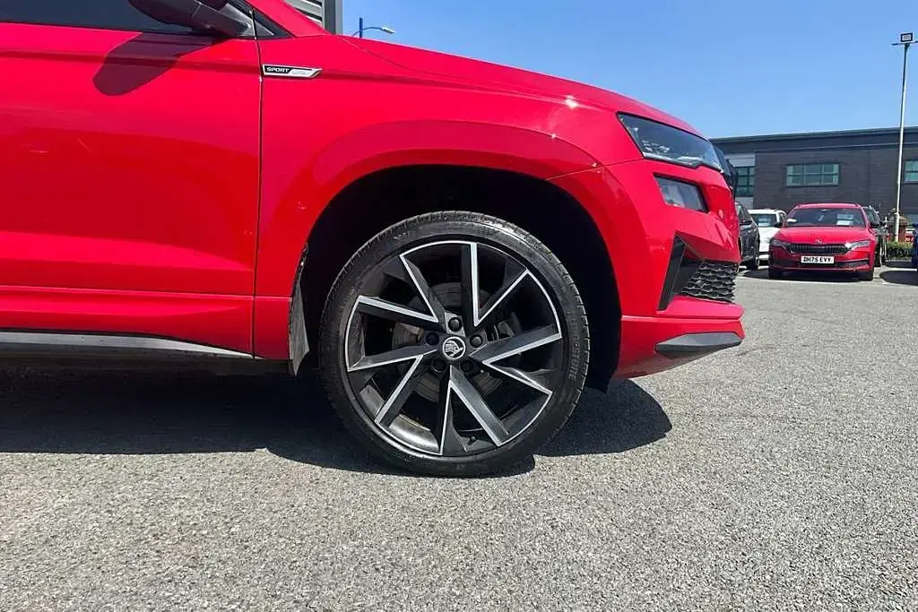 Used Skoda Karoq SportLine 150 HP (110 kW) 2023 Velvet red metallic SUV