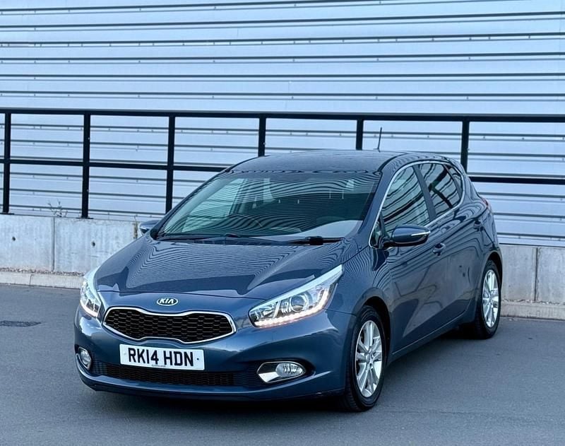 Blue Used 2014 Kia Ceed 2 Hatchback | £5,775 (Fair price) - Image 1/4