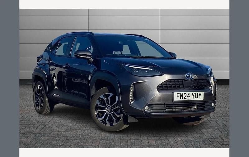 Used Toyota Yaris Cross Design 116 HP (85 kW) 2024 Grey SUV