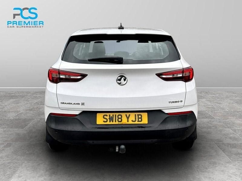 Used Vauxhall Grandland X 2018 White SUV