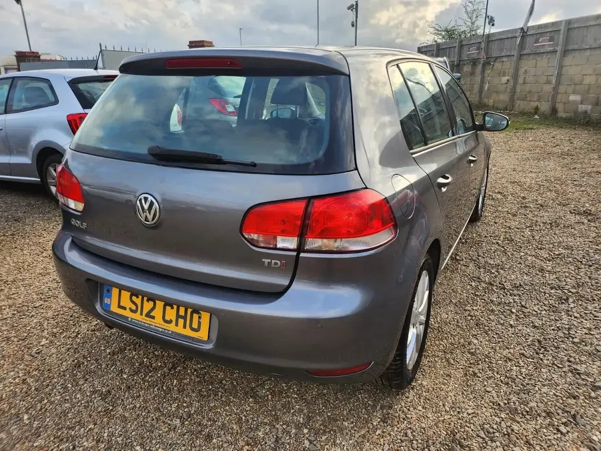 Usado VW Golf VII Match 105 HP (77 kW) 2012 Cinzento Citadino
