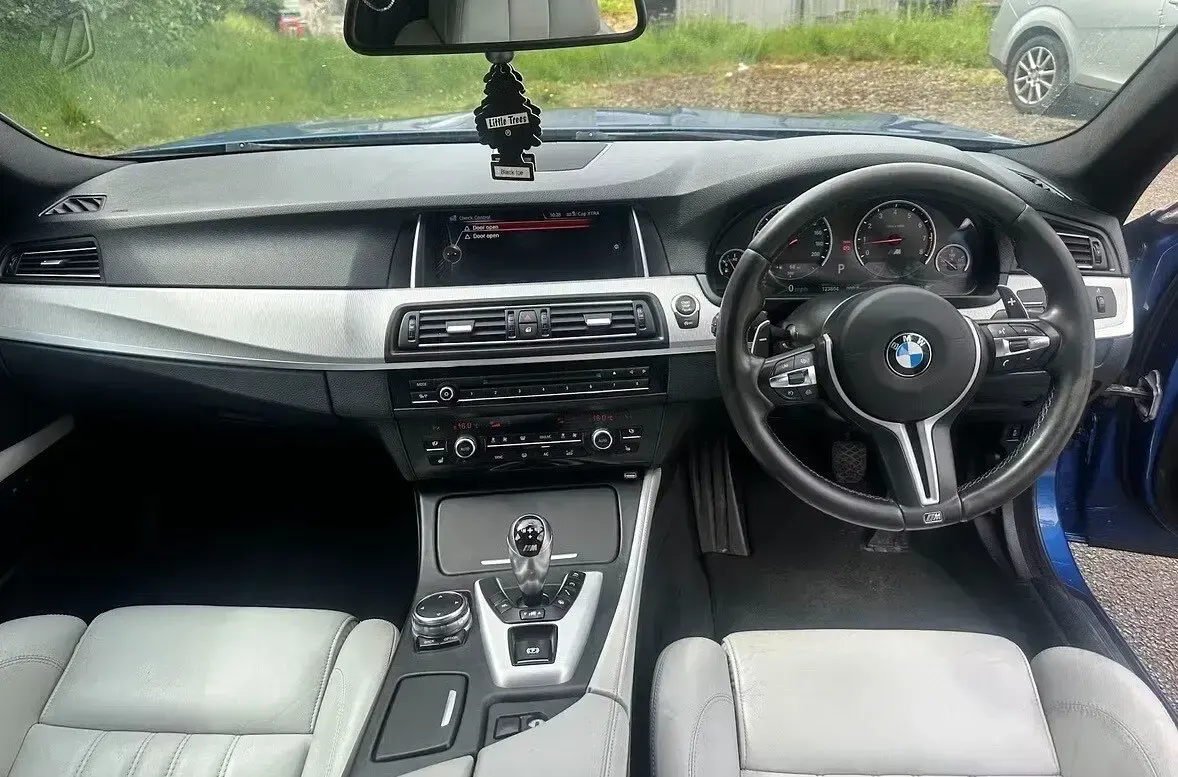 Used BMW M5 M Sport 2015 Blue Sedan