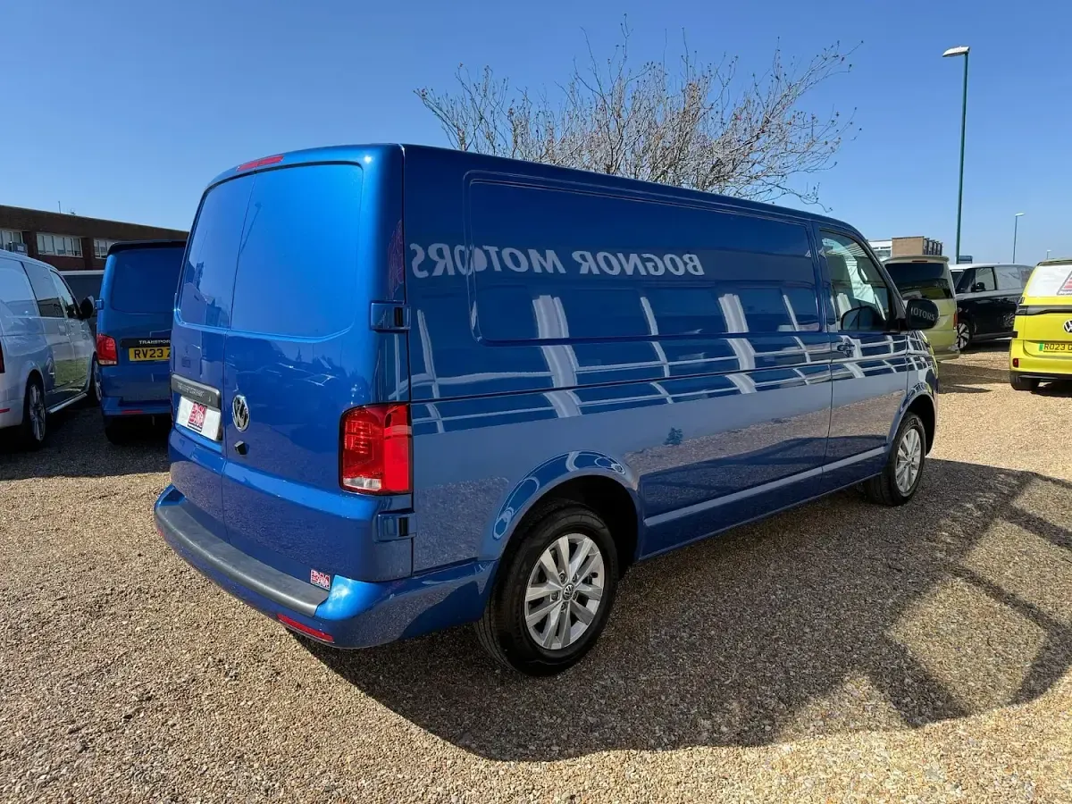 Used VW T7 Highline 150 HP (110 kW) 2024 Blue Van