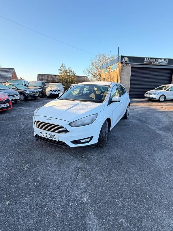 Used Ford Focus Zetec 2017 White Hatchback