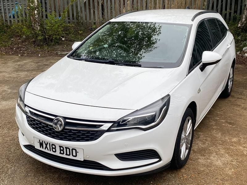 Second-hand Vauxhall Astra 2018 Alb Break