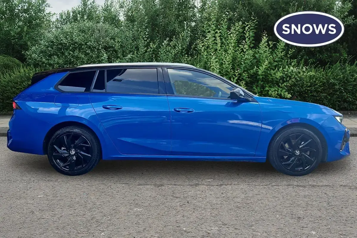 Used Vauxhall Astra S 130 HP (95 kW) 2023 Blue Estate