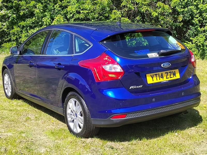 Used Ford Focus Titanium 123 HP (90 kW) 2014 Blue Hatchback