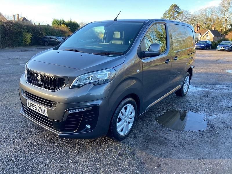 Used Peugeot Expert 180 HP (132 kW) 2018 Grey Van