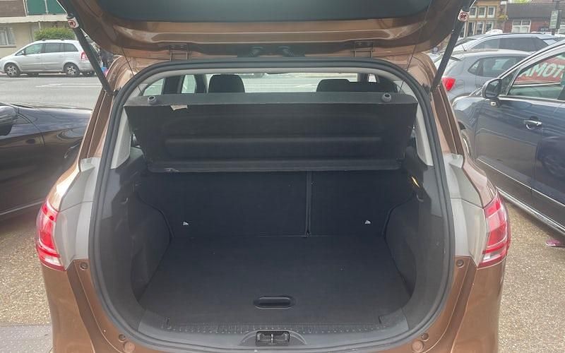 Usado Ford B-MAX Zetec 105 HP (77 kW) 2016 Monovolume
