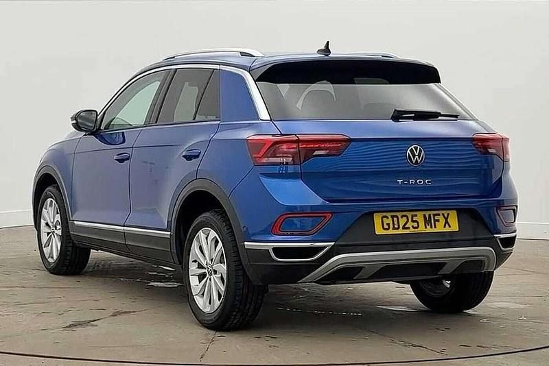 Usado VW T-Roc Style 150 HP (110 kW) 2025 Azul SUV