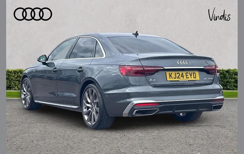 Usado Audi A4 S-Line 200 HP (147 kW) 2024 Cinzento Sedan