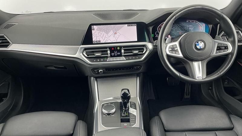 Begagnad BMW 320 M Sport 184 HK (135 kW) 2021 Svart Kombi