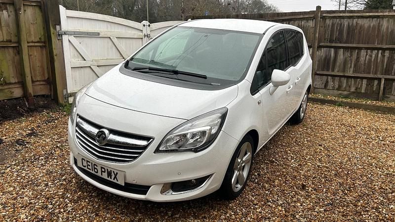 Used Vauxhall Meriva 100 HP (73 kW) 2016 White MPV