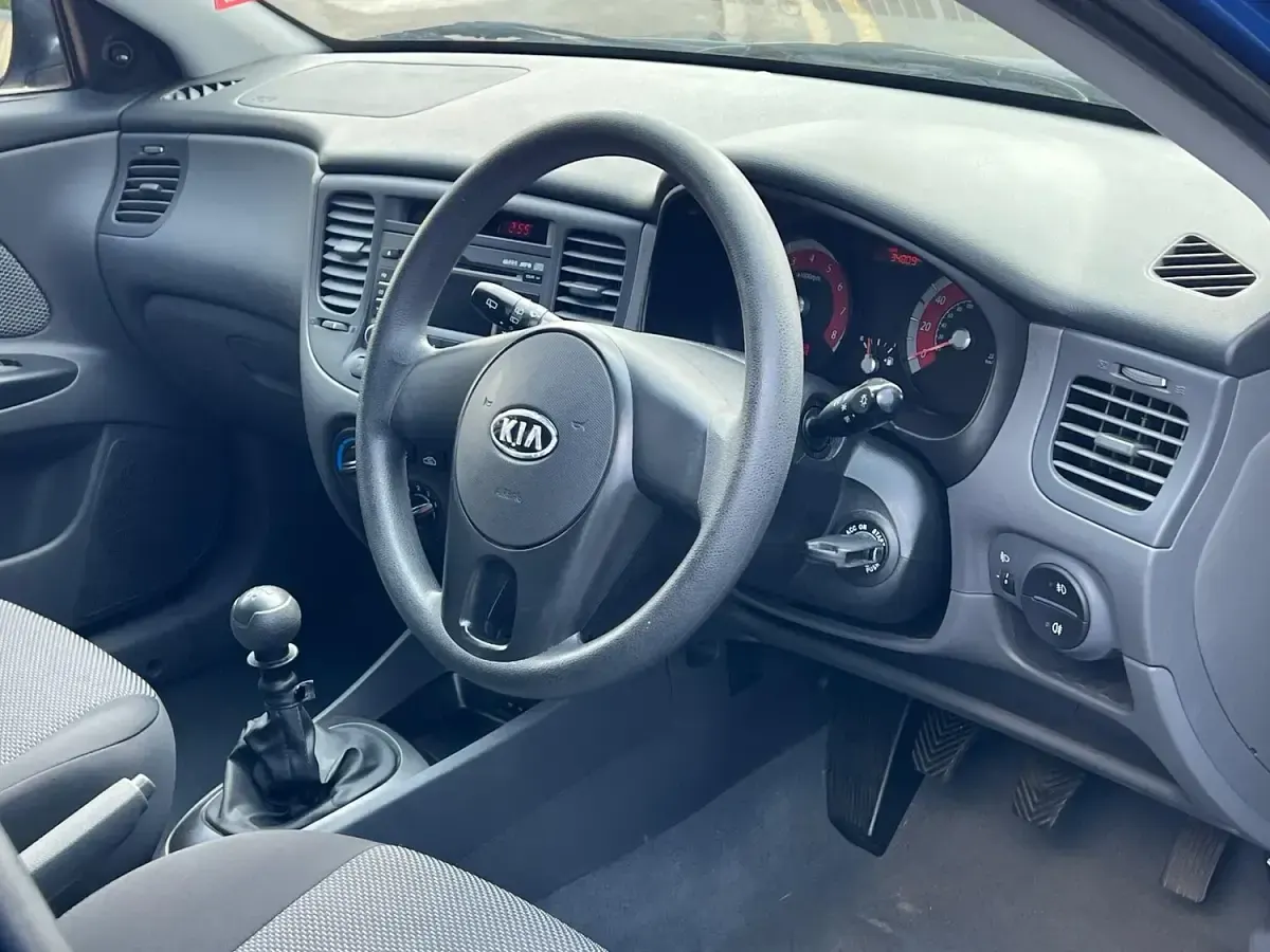 Used Kia Rio 109 HP (80 kW) 2011 Blue Hatchback