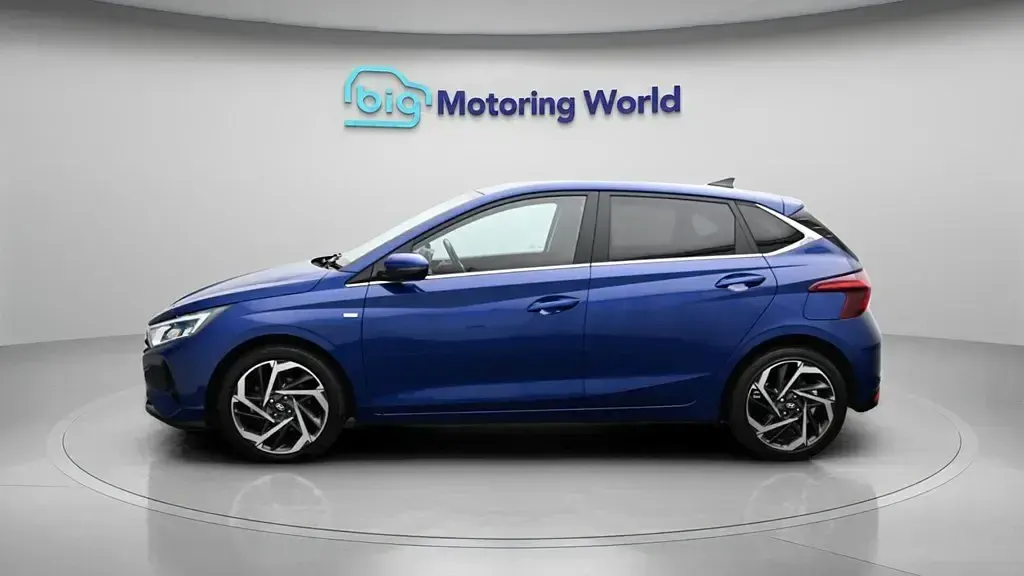 Used Hyundai i20 Premium 100 HP (73 kW) 2022 Blue Hatchback