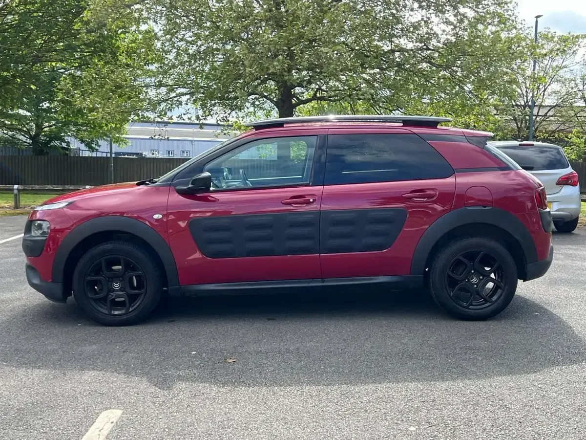Used Citroën C4 Cactus Feel 82 HP (60 kW) 2016 Red Hatchback