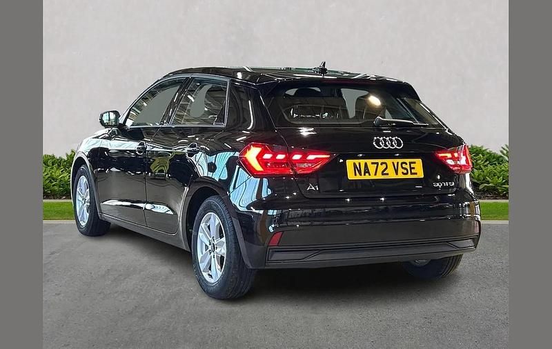 Usado Audi A1 Design 110 HP (80 kW) 2022 Preto SUV