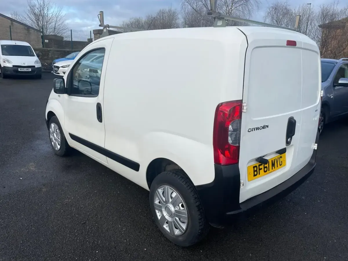 Używany Citroën Nemo 75 KM (55 kW) 2011 Biały Minivan