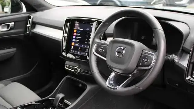 Second-hand Volvo XC40 Plus 163 CP (119 kW) 2024 Gri SUV