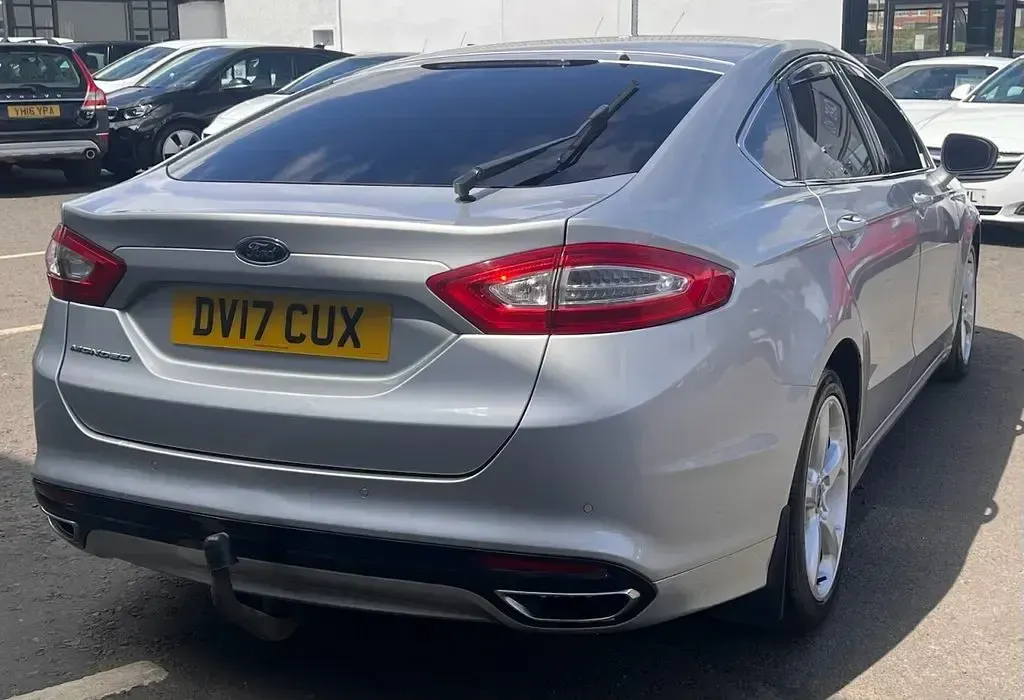 Used Ford Mondeo Titanium 180 HP (132 kW) 2017 Silver Hatchback