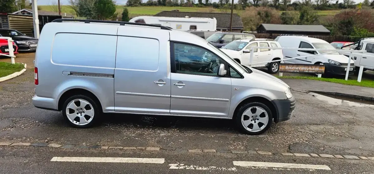 Usado VW Caddy 103 HP (75 kW) 2009 Prateado Monovolume