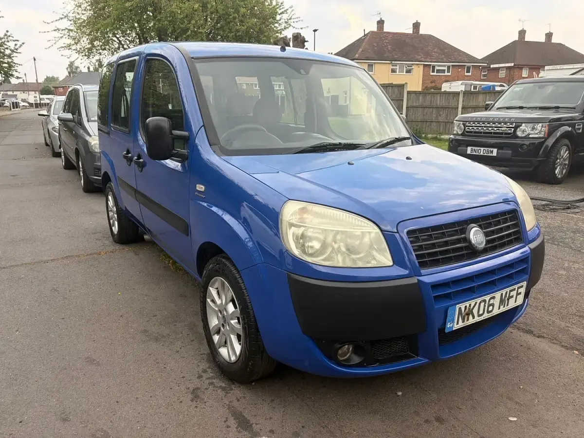 Usado Fiat Doblò Dynamic 2006 Azul Monovolumen