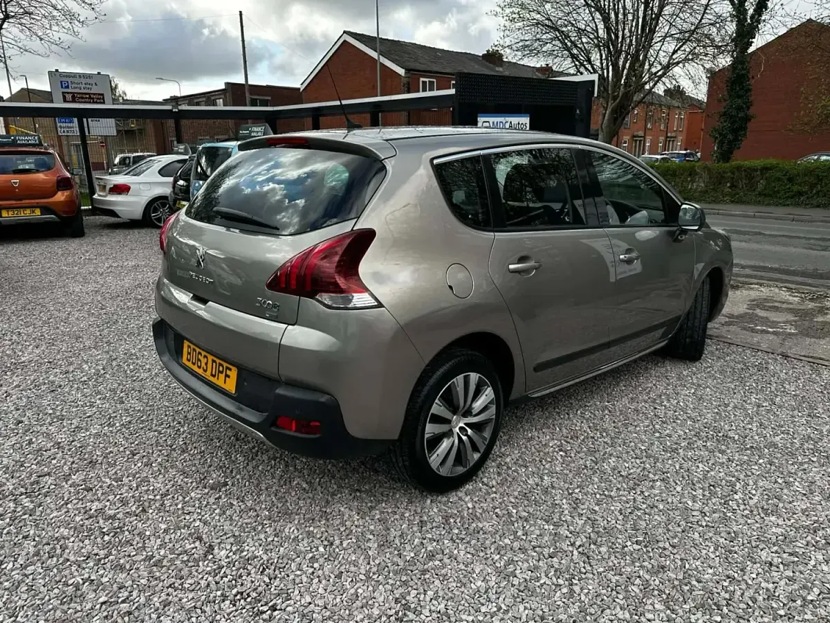 Usado Peugeot 3008 Active 2014 Gris Familiar