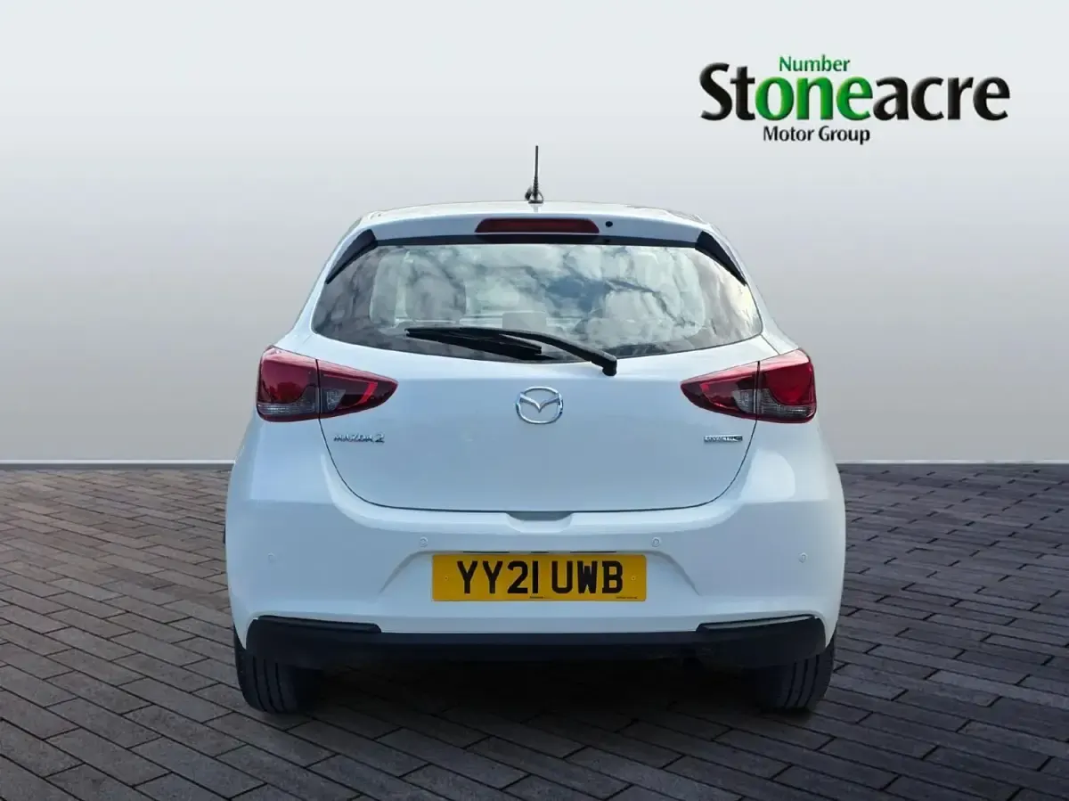 Begagnad Mazda 2 90 HK (66 kW) 2021 Vit Halvkombi