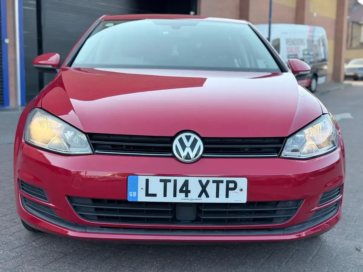 Used VW Golf VII SE 120 HP (88 kW) 2014 Red Hatchback